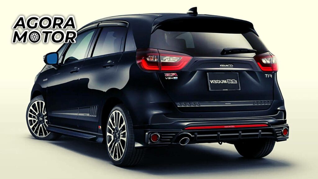 Foto traseira de um Honda Fit Rs preto