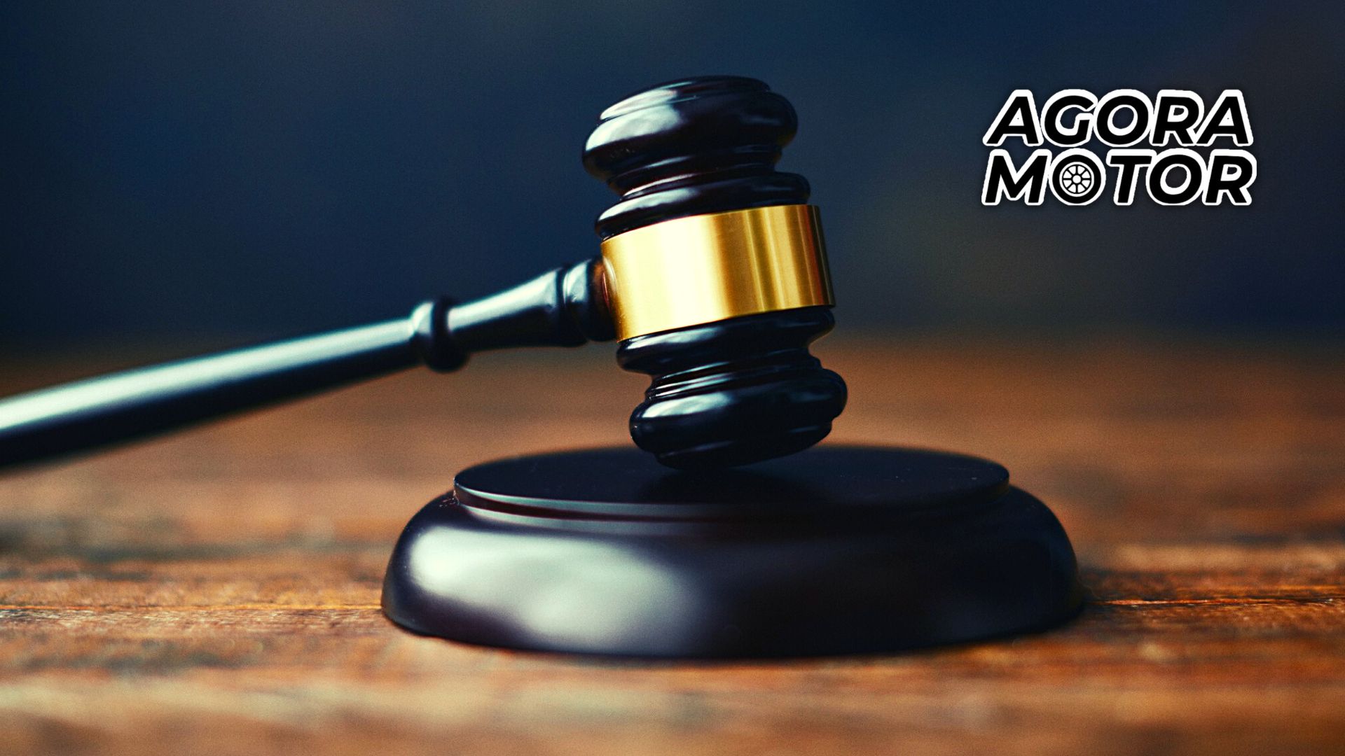 Foto de um martelo de Leilão