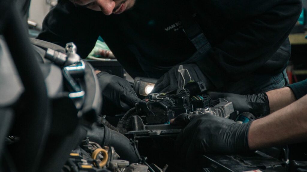 Arrumando o motor do carro