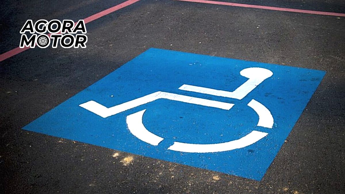 Foto de uma vaga para cadeirante, isento do IPVA