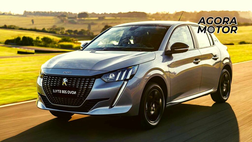 Foto de um Peugeot 208 2023, muito vendido em 2022