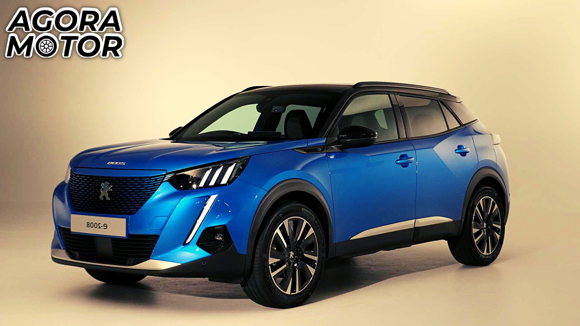 Foto de um Peugeot e-2008 azul