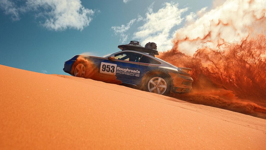 Porsche 911 Dakar na areia.