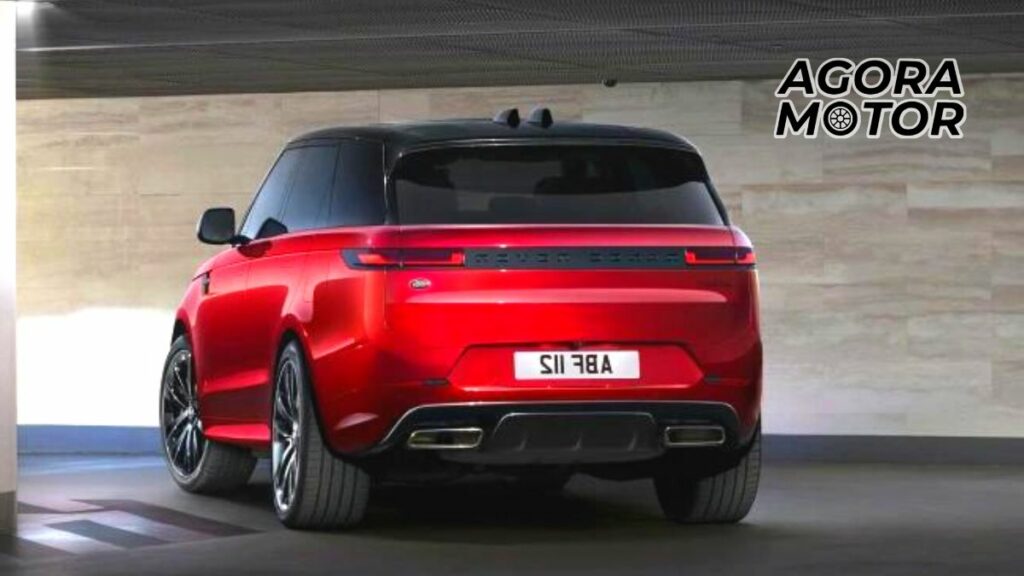 Foto traseira de uma Land Rover Rage Rover Sport 2023 vermelha