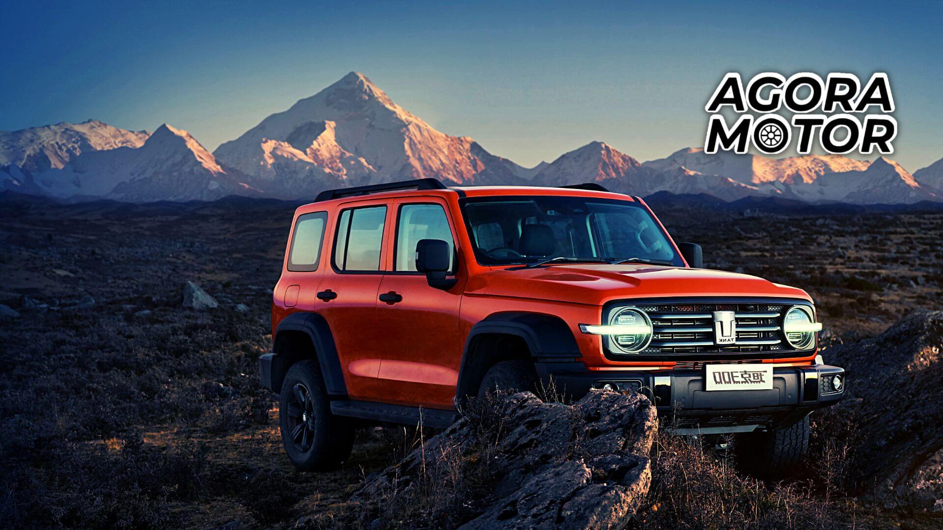 Foto de um Tank 300 da Tank na cor laranja