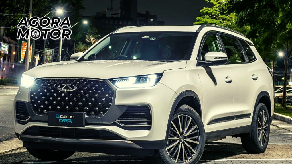 Foto frontal de um Tiggo 8 Pro 2023 que tem garantia enorme no mercado