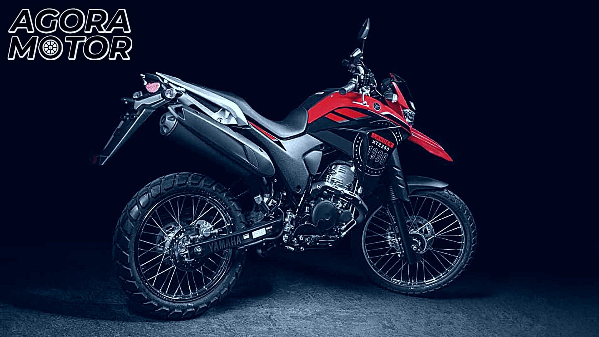 Foto lateral traseira de uma Yamaha Lander 250 2023