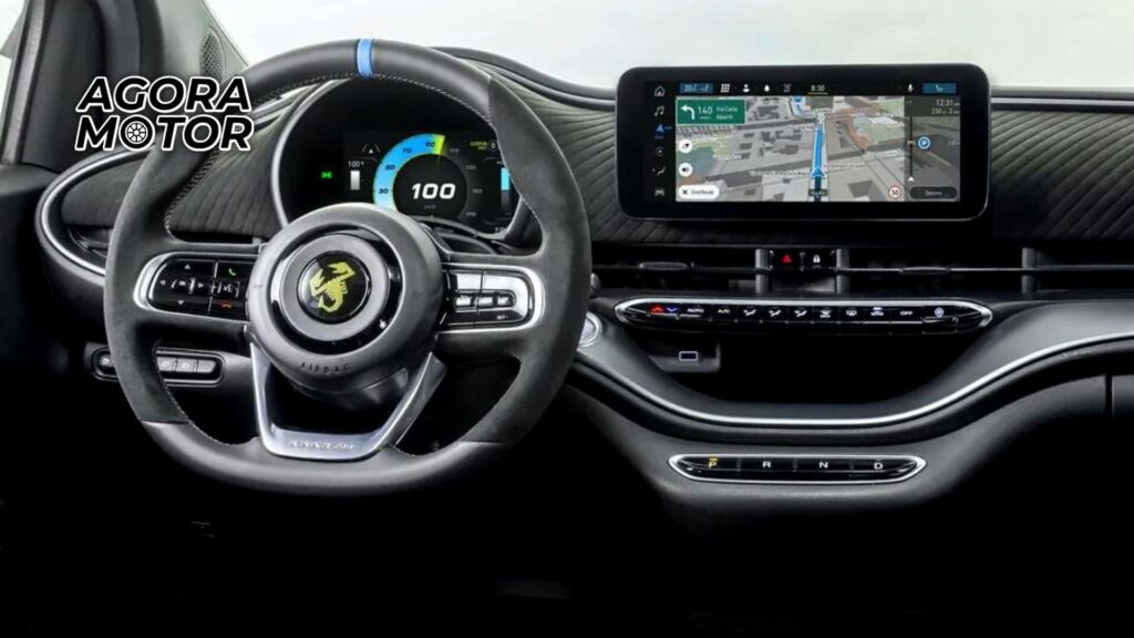 Foto do interior do 500e Abarth 2023