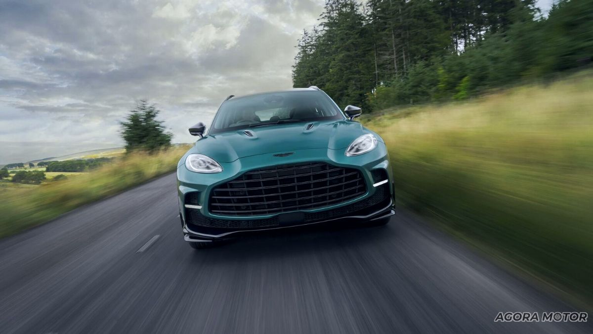 Dianteira do DBX 2023.