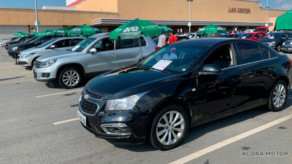 Feirão de carros retomados.