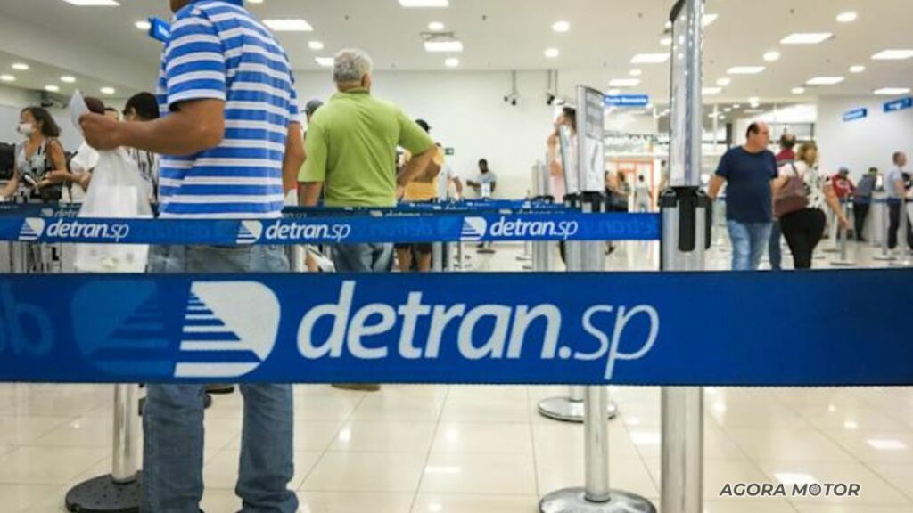 Vá ao Detran para fazer a documentação de carro de leilão.
