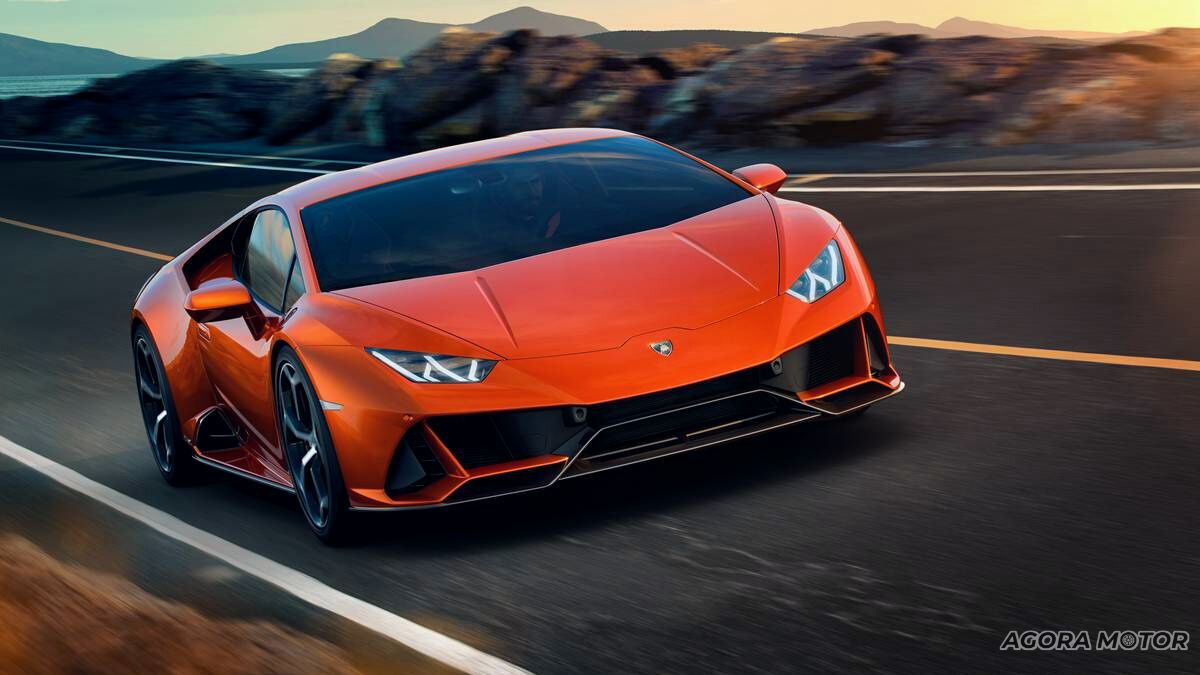 Lamborghini EVO laranja.