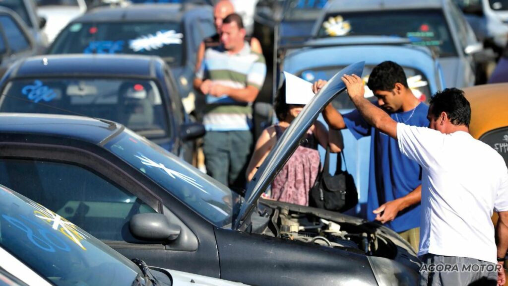 Carro de leilão fica com algum registro no documento?