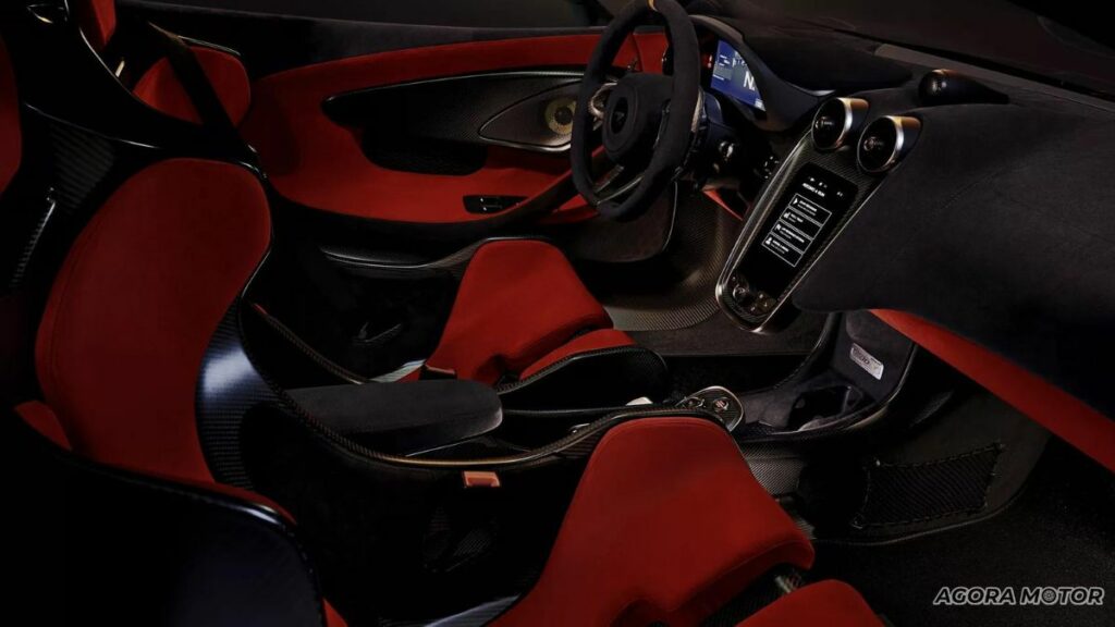 Interior da McLaren 600LT 2023.