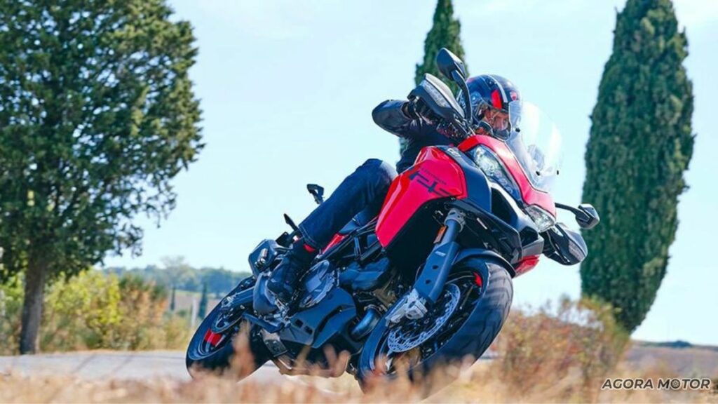 Ducati Multistrada V2 S 2023.