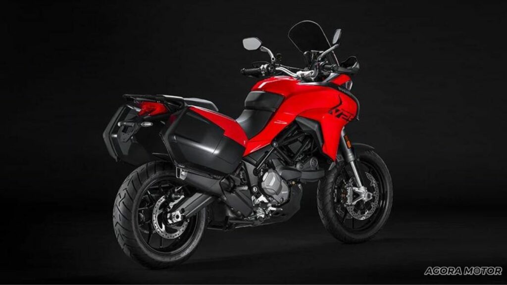 Ducati Multistrada V2 S 2023 com malas.