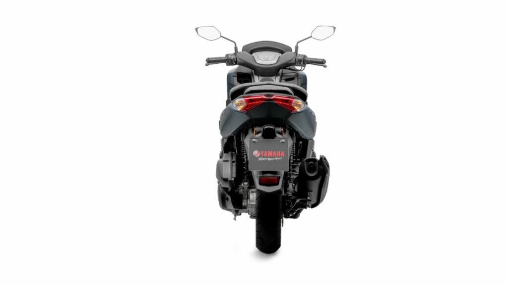 Traseira da NMAX 2023.