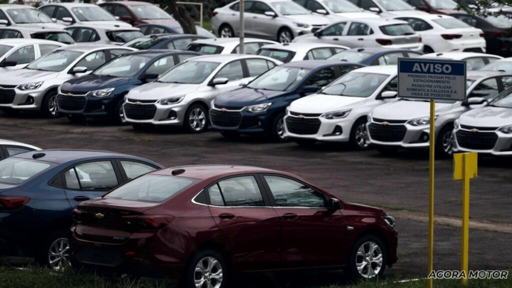 Pátio de carros.