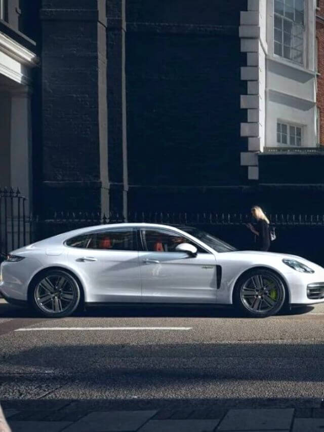 Panamera branco, de lado.