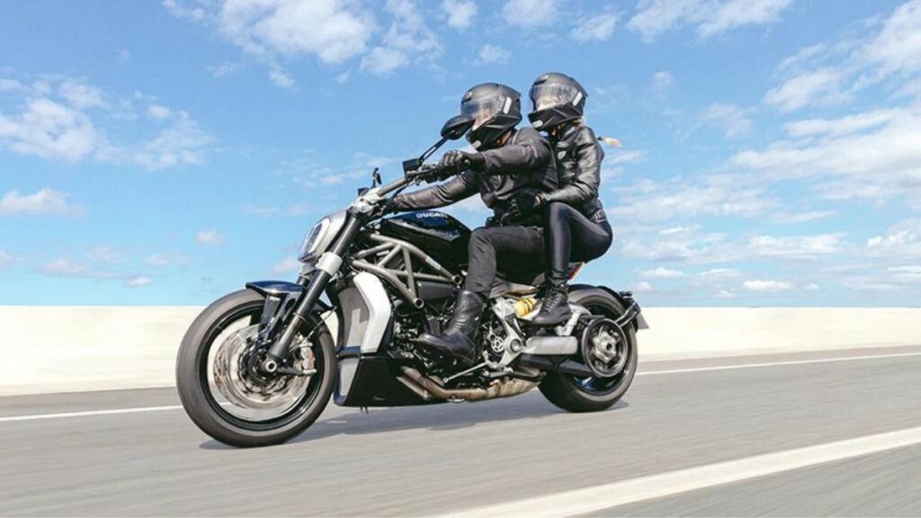Lateral da XDiavel.