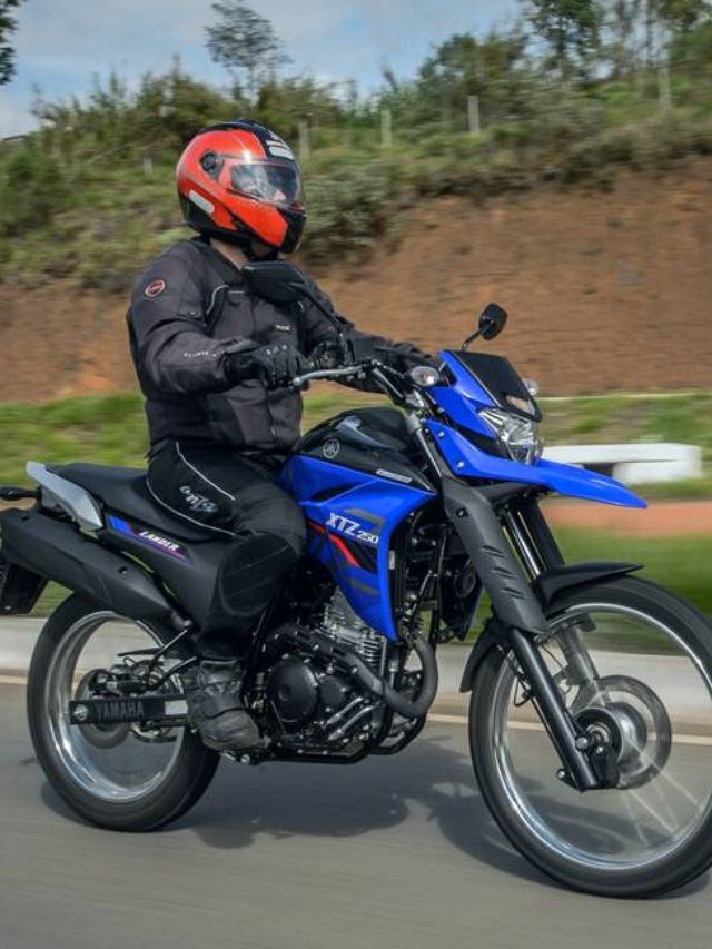 XTZ 250 azul.