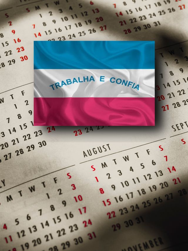 Foto de um calendário com a bandeira do Espírito Santo no centro