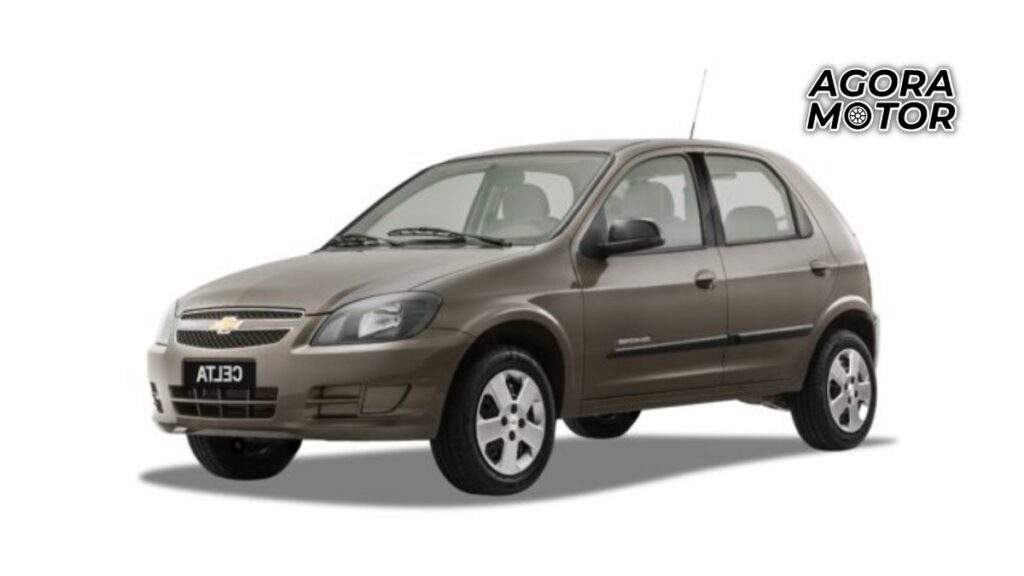 Foto frontal de um GM Celta 