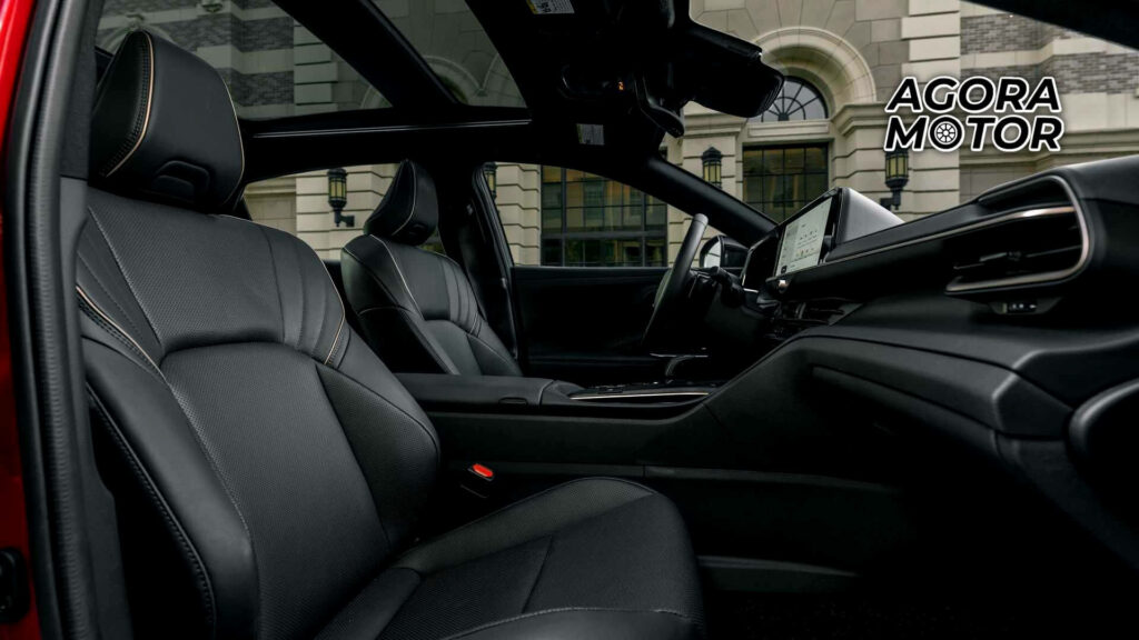 Foto do interior do Toyota Crown