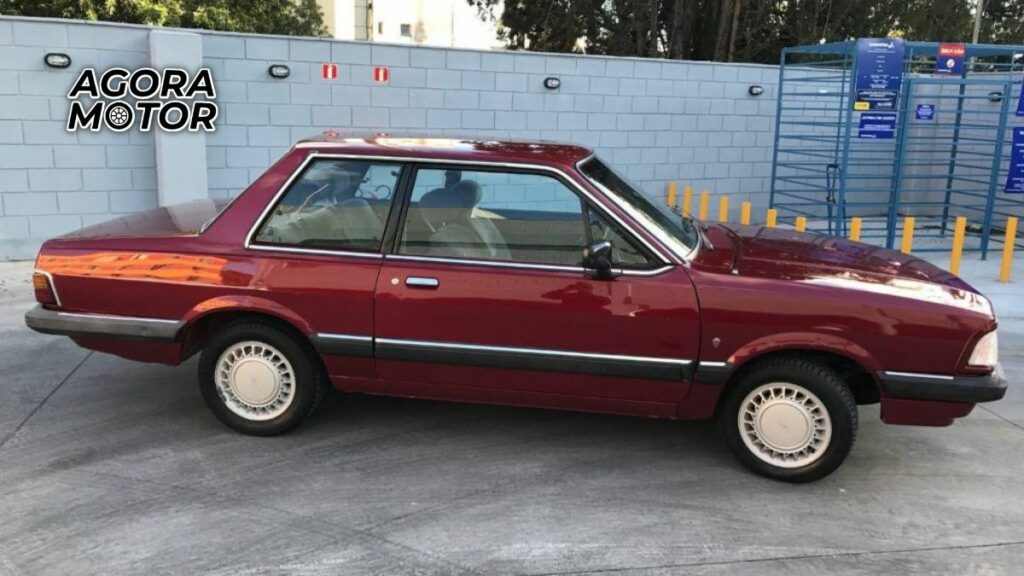 Foto lateral de um Del Rey Ghia 89