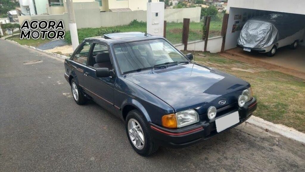 Foto frontal de um Escort XR3
