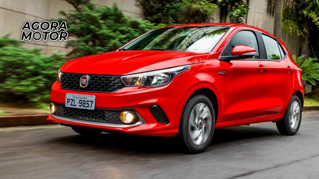 Foto de um Fiat Argo vermelho. Melhores Pneus para Fiat Argo.