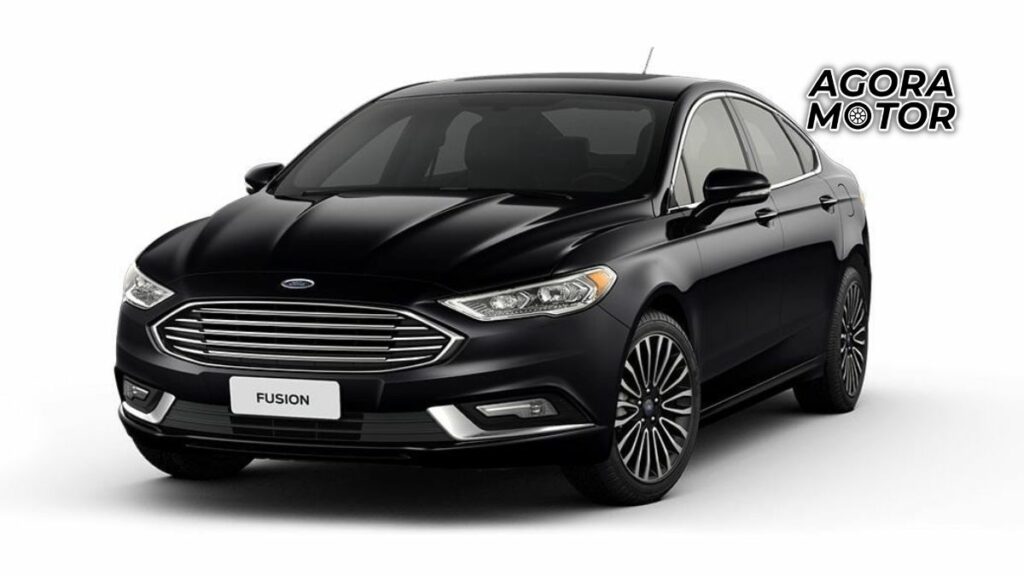 Foto frontal de um Ford Fusion