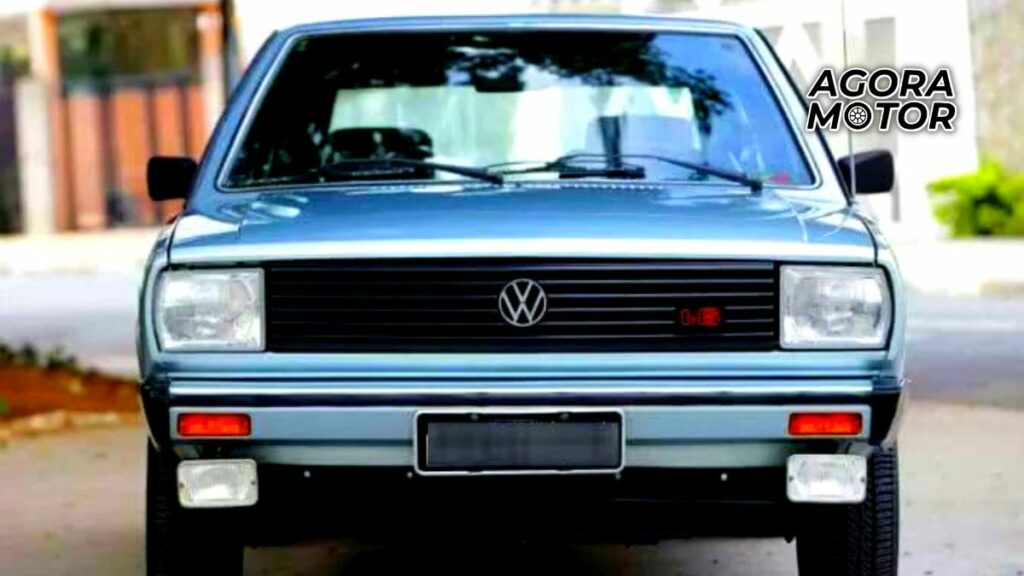 Foto de um Gol 1982 Carros da Copa