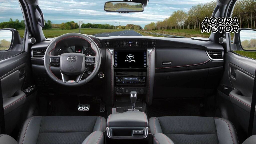 Foto do interior da SW4 2023 GR-Sport 