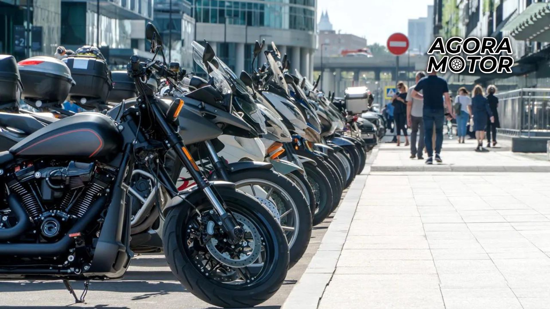 Foto de várias motos estacionadas, valor das motos vai baixar em 2023