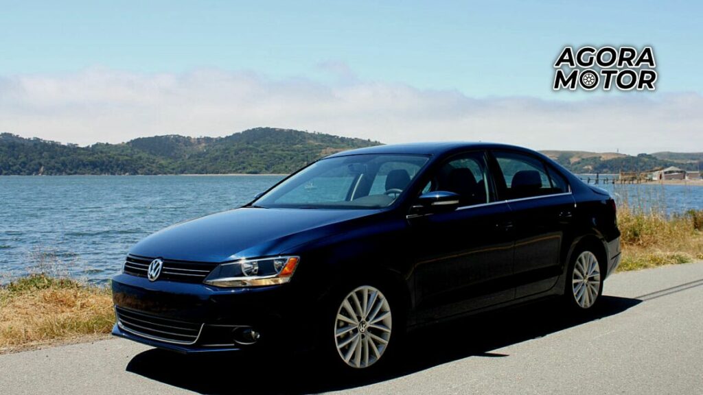 Foto lateral de um Volkswagen Jetta