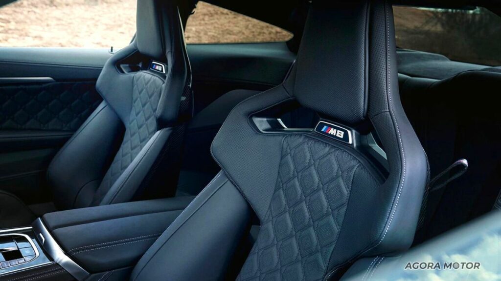 Bancos da BMW M8 2023.