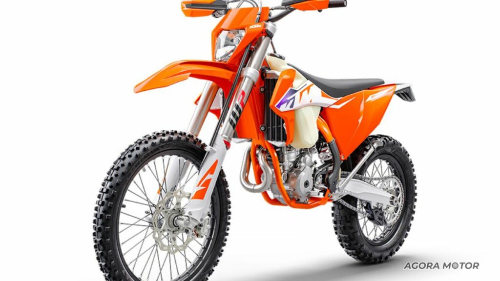 Frente da EXC-F 350 2023.