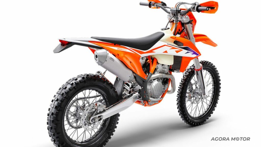 Traseira da EXC-F 350 2023