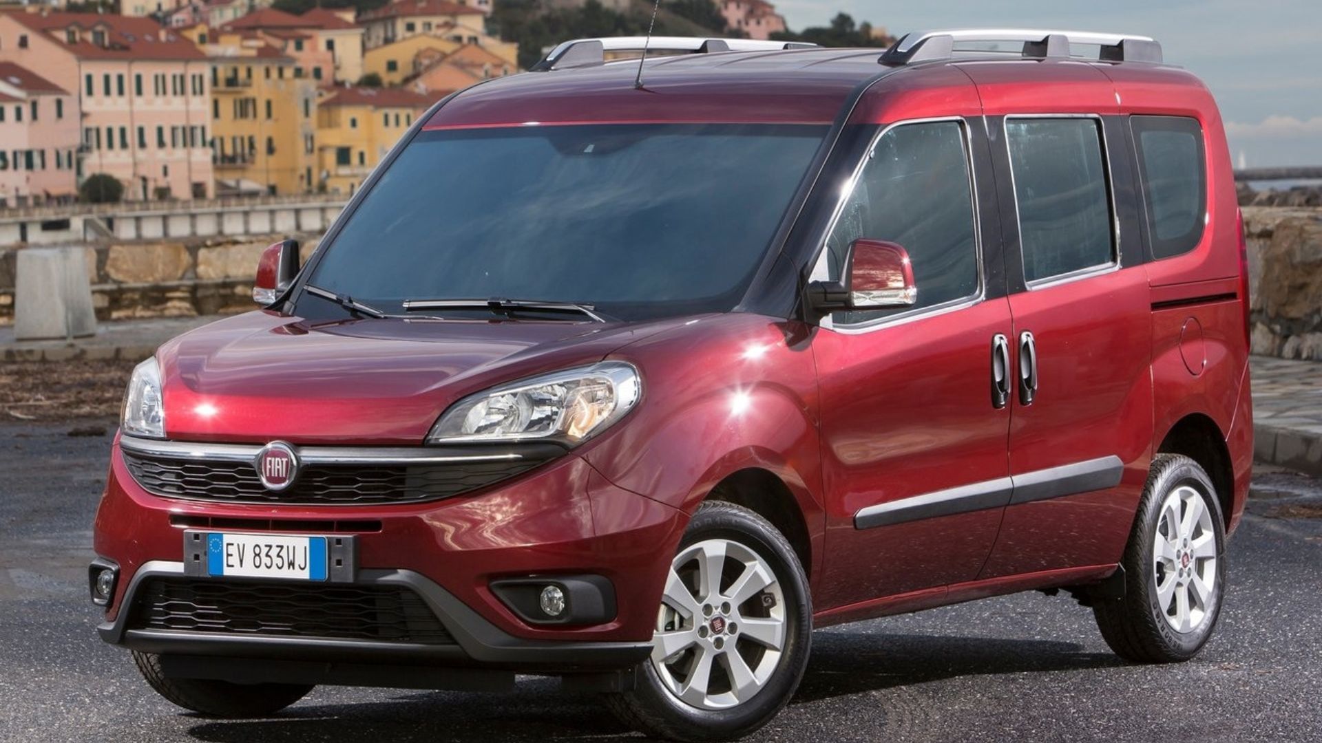 Fiat Dobló saiu de linha em 2021.