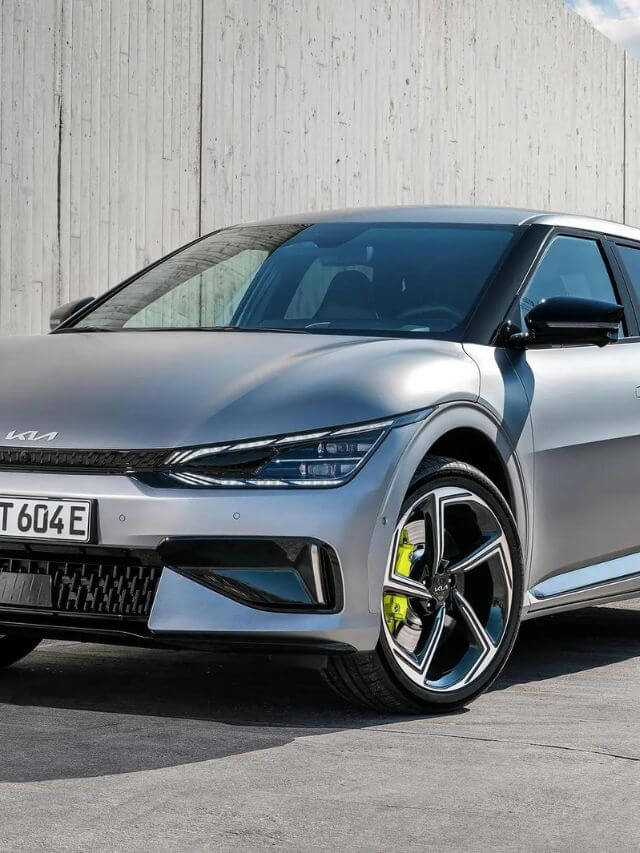 Kia EV6 2023 na cor prata.