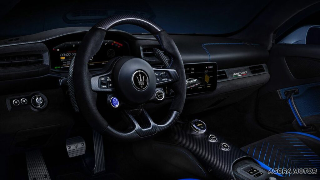 Interior da Maserati MC20 2023.
