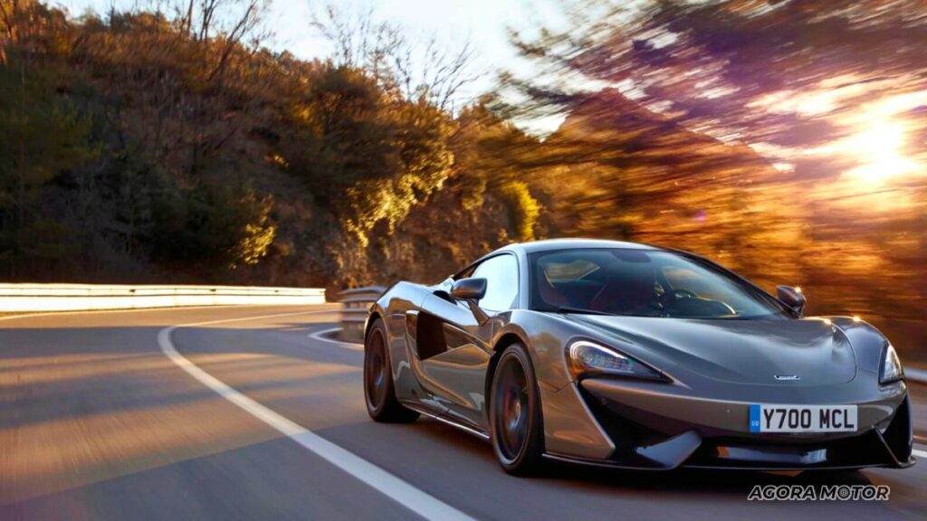 McLaren 570.