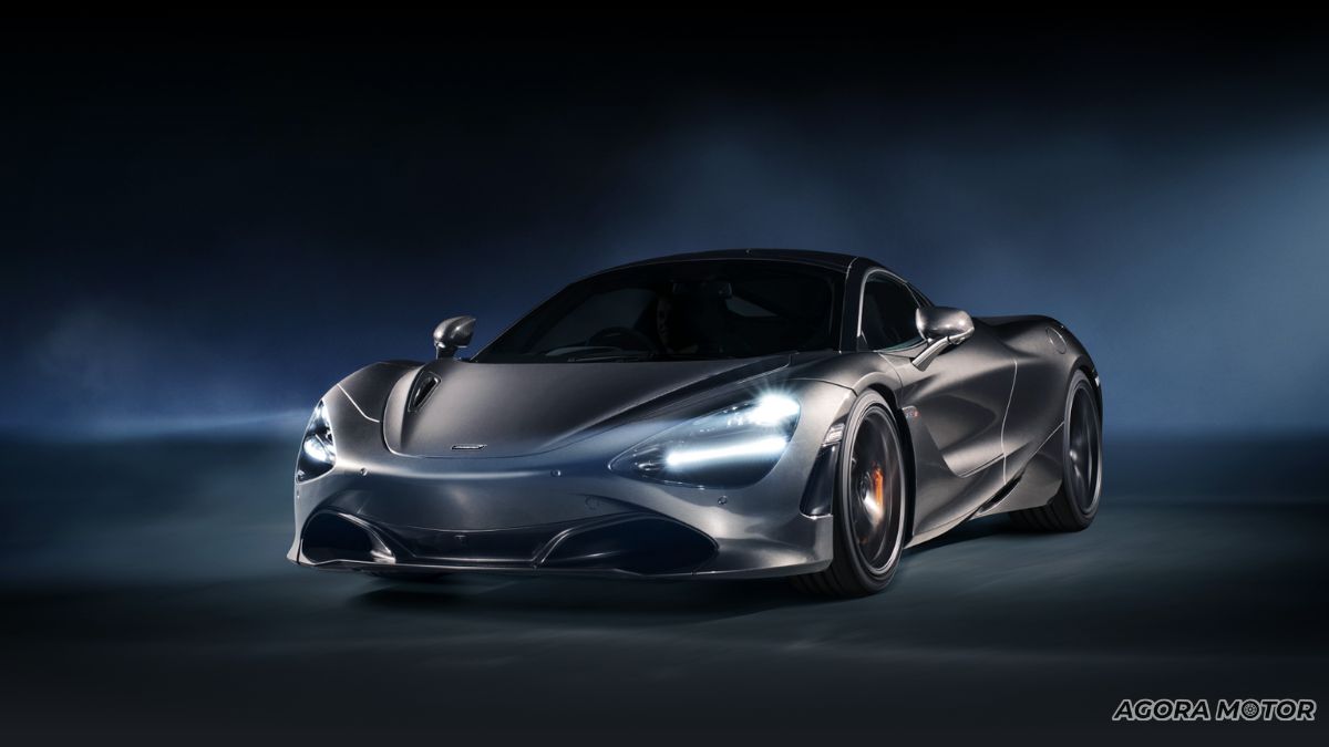 Dianteira da McLaren 720S 2023.