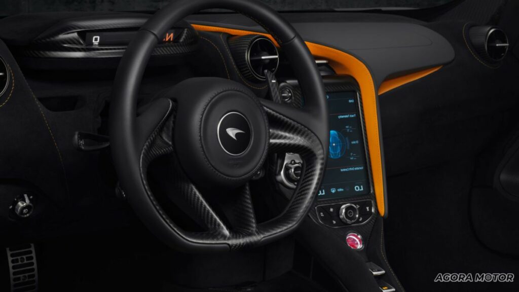 Interior do McLaren 720S 2023.