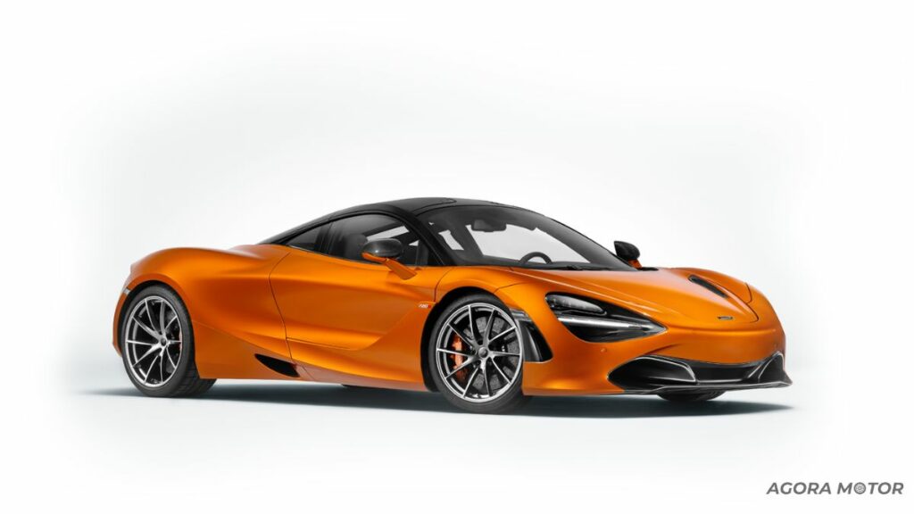 McLaren 720S 2023 na cor laranja.