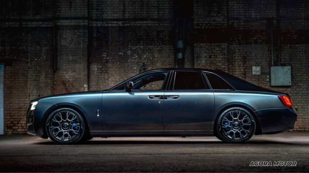 Lateral do R-R Ghost 2023.