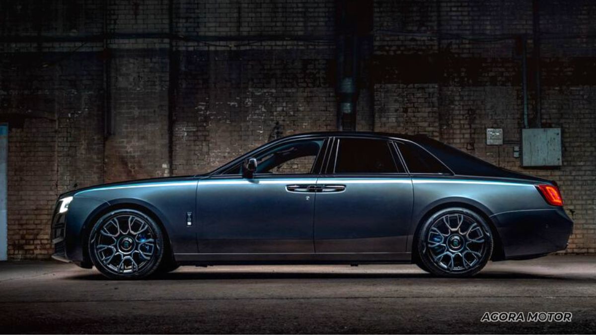 Lateral do R-R Ghost 2023.