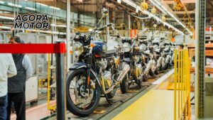 Foto da fábrica da Royal Enfield