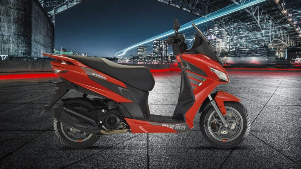 Lateral da Aprilia SXR.